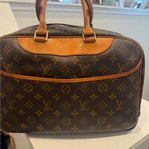 Authentic Louis Vuitton Monogram Deauville Bag